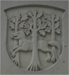 Moderne Darstellung des Wolfhager Wappen in Sandstein.